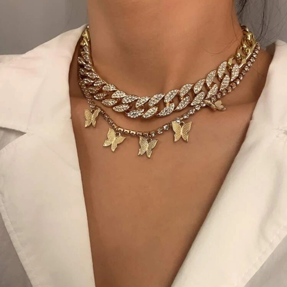 Gorgeous Gold two piece necklace set! ✨✨✨